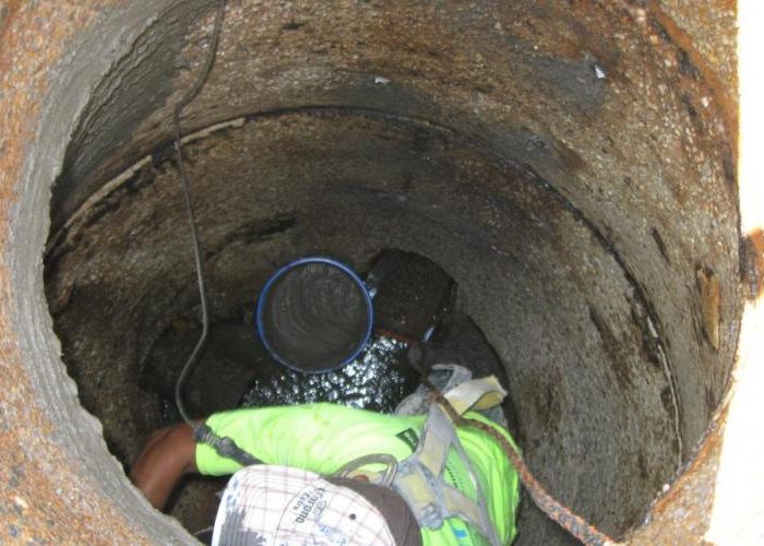 Manhole Rehabilitation Mortar Application