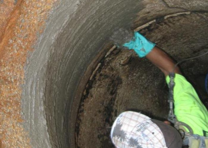 Manhole Rehabilitation Mortar Application